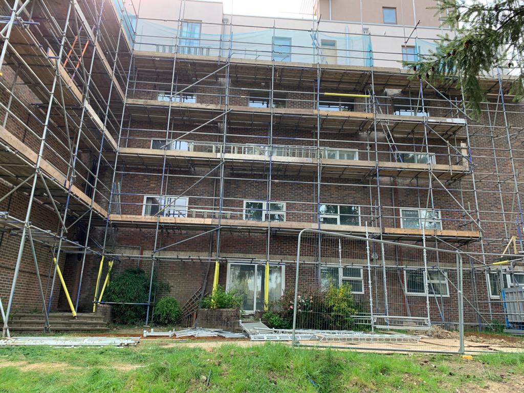 scaffolding apartment